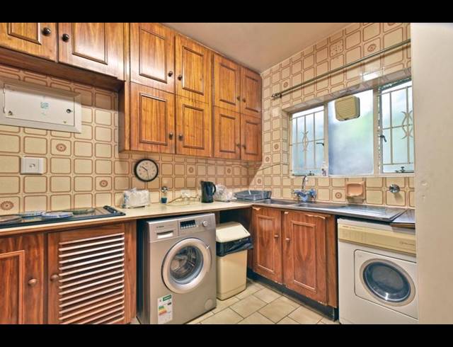 2 BEDROOM TOWNHOUSE FOR SALE IN SANDOWN